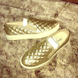 STEVE MADDEN slip on ECENTRICQ GOLD